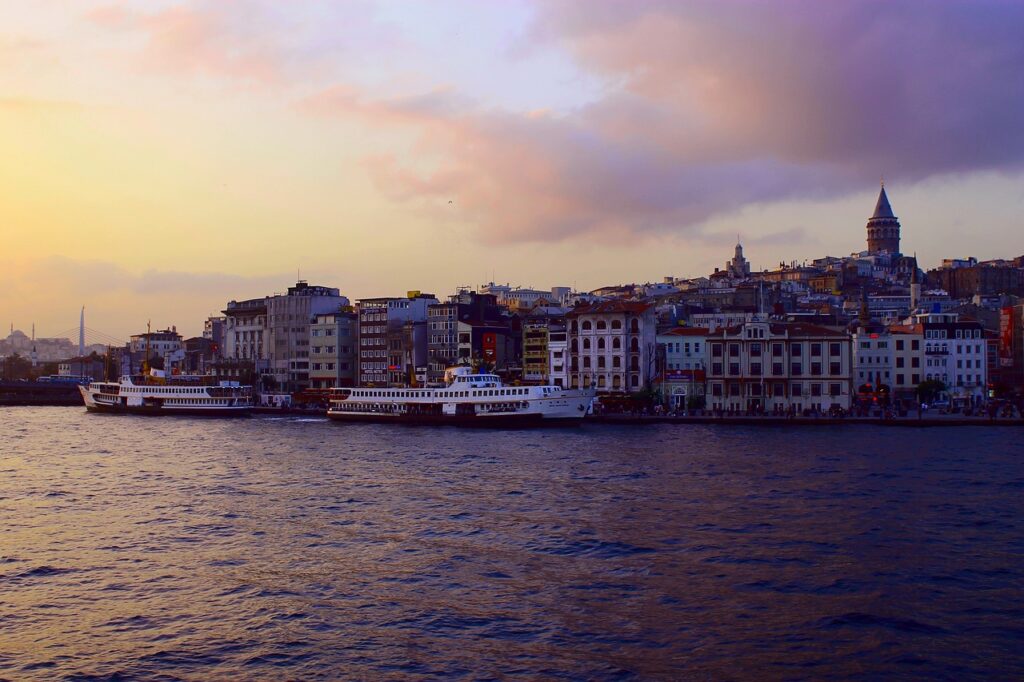 How to Discover the Wonders of Eminönü