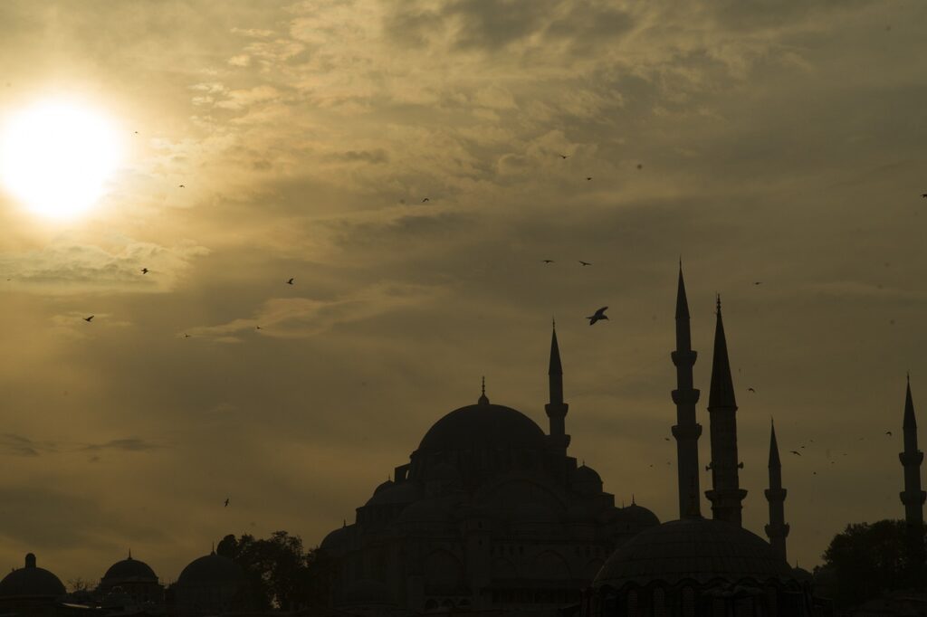 How to Experience the Best of Eminönü