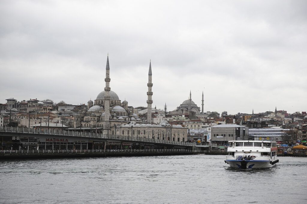 How to Experience the Best of Eminönü in One Day