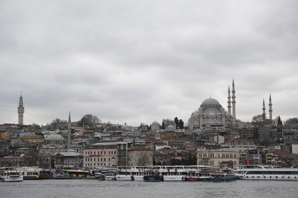 The Top 10 Must-See Attractions in Eminönü