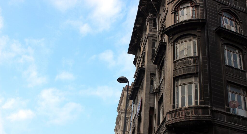 The Unseen Side of Eminönü: A Local's Insight