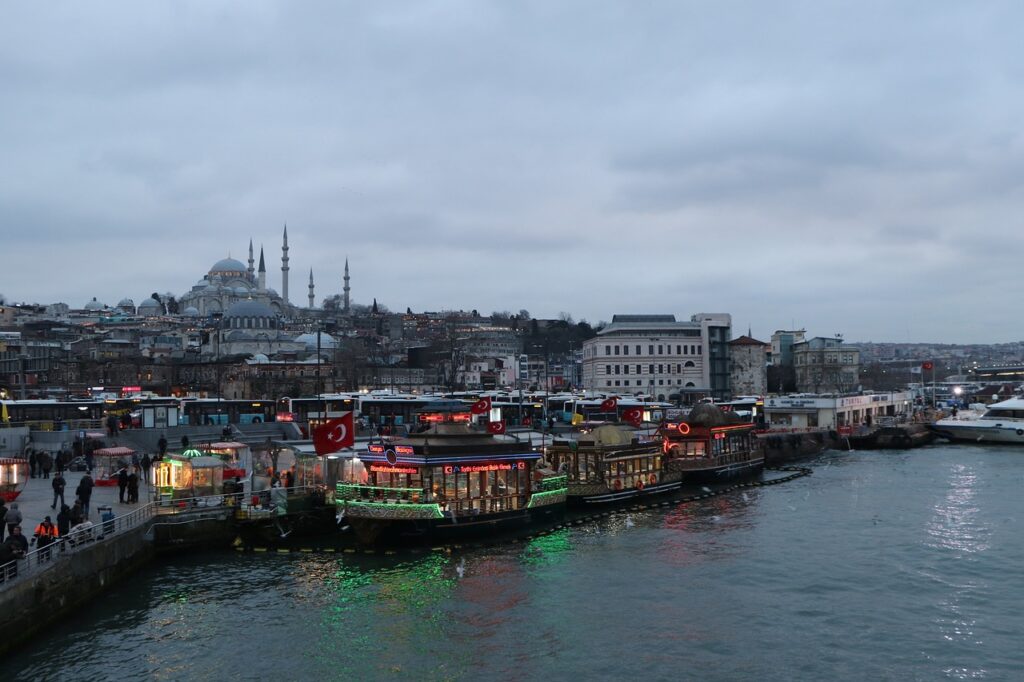 Why Eminönü is an Essential Stop in Istanbul